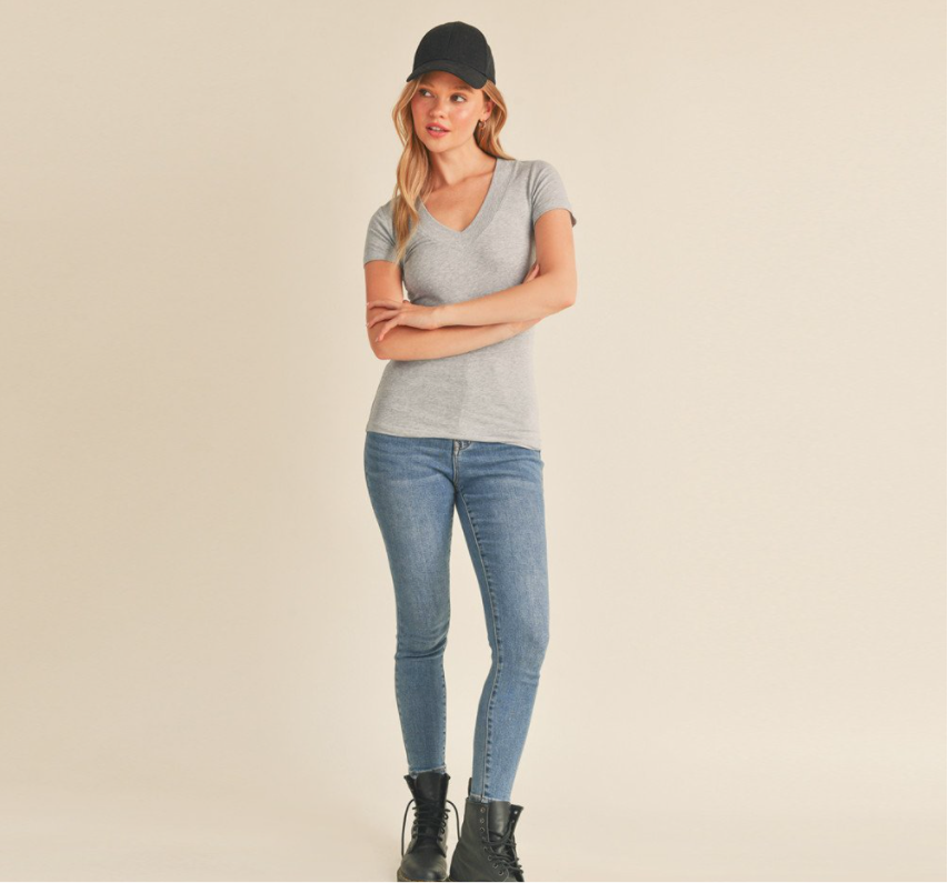Women's Casual Basic Deep V-Neck Short Sleeve T-Shirt (Regular and Plus Size)