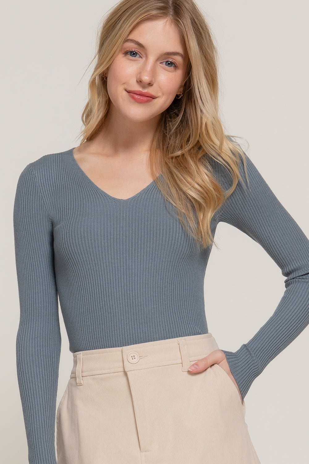 Women's Long Sleeve V-Neck Fitted Viscose Ribbed Sweater