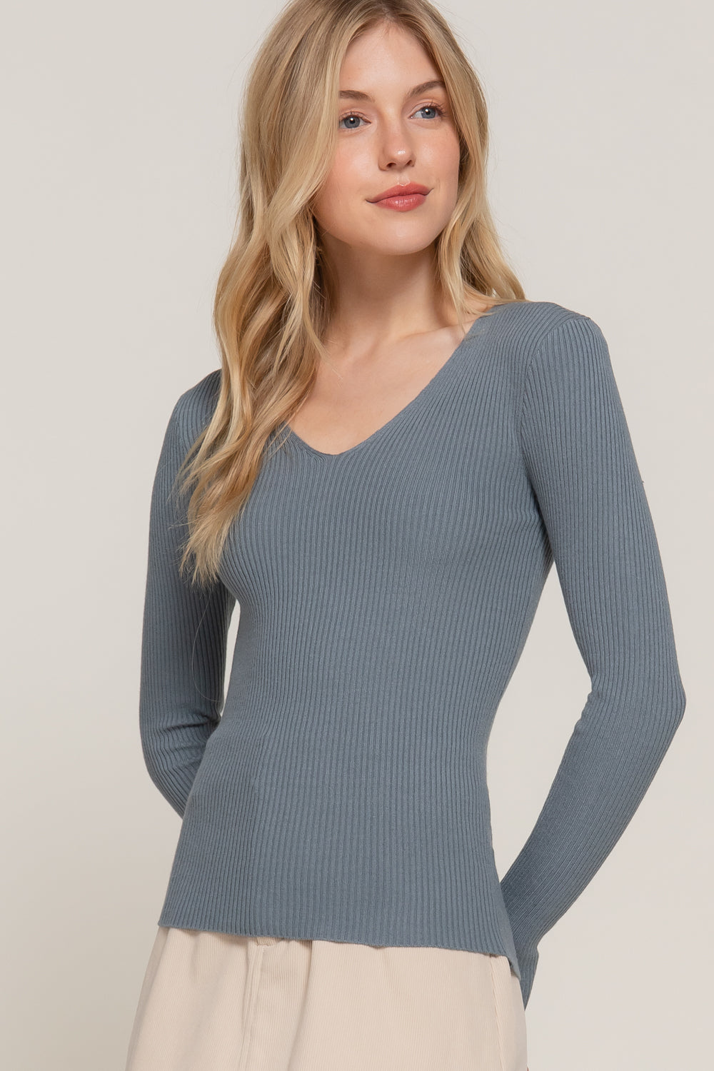 Women's Long Sleeve V-Neck Fitted Viscose Ribbed Sweater