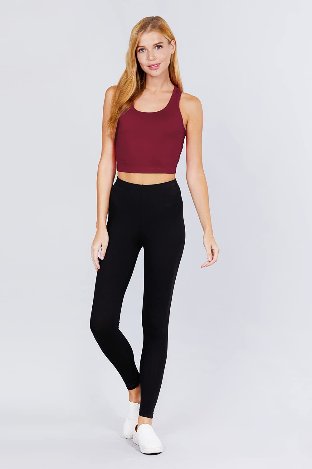Khanomak Women's Basic Cropped Scoop Neck Tank Top1
