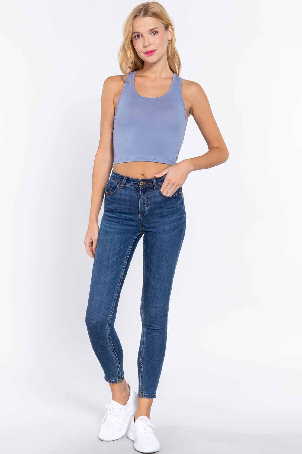 Khanomak Women's Basic Cropped Scoop Neck Tank Top1