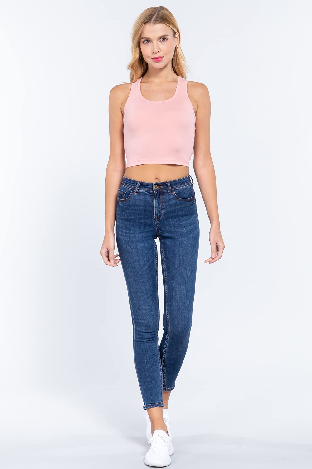 Khanomak Women's Basic Cropped Scoop Neck Tank Top1