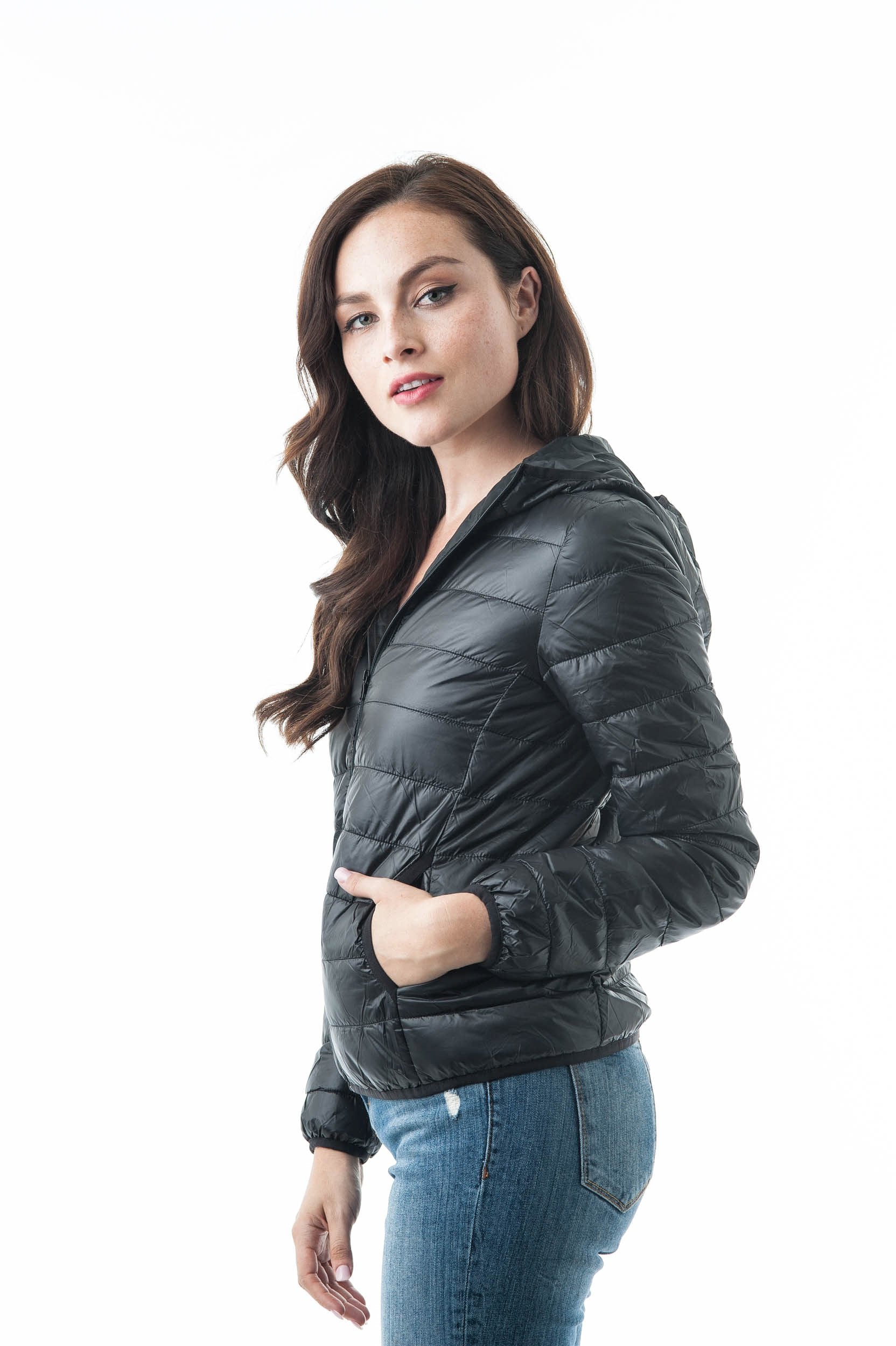 Long Sleeve Light Weight Hooded Packable Down Jacket with Carry Bag