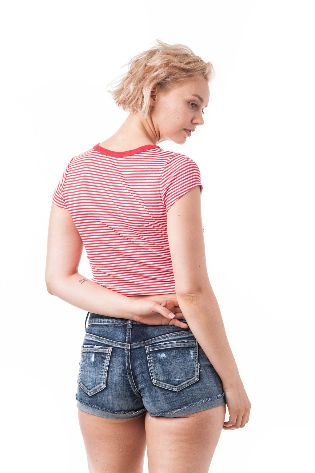 Khanomak Short Sleeve Ribbed Stripe Scoop Neck Crop Top