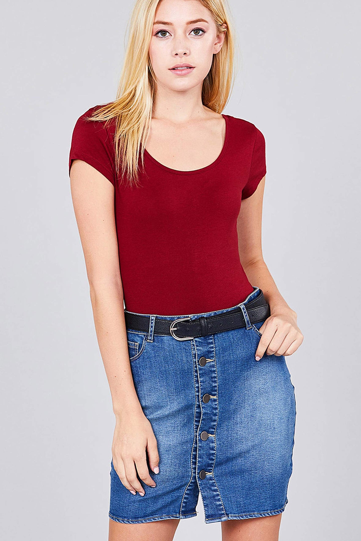 Short-Sleeve Scoop Neck Snap Crotch Leotard